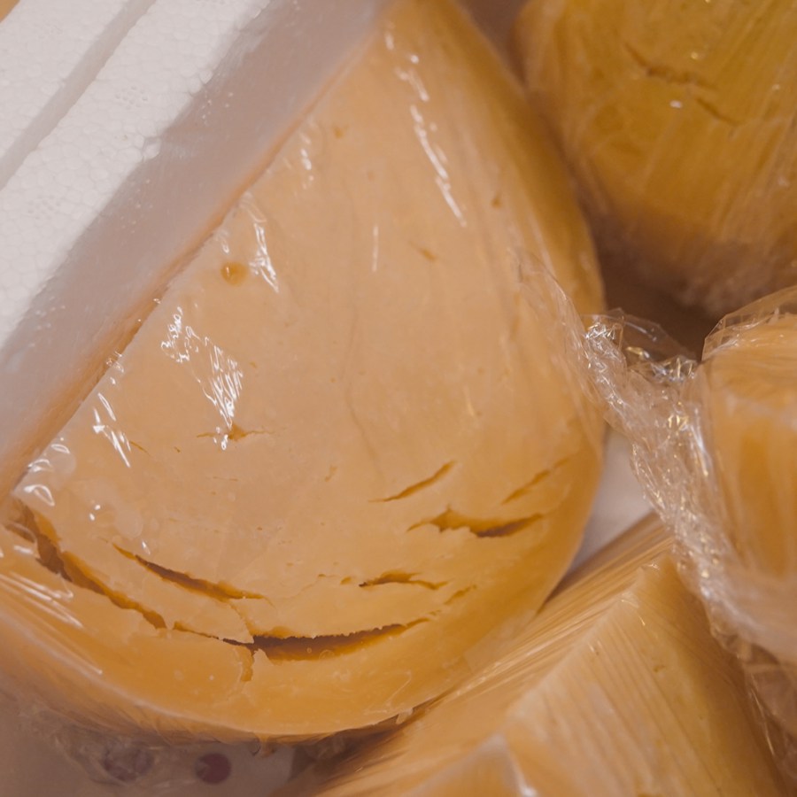 caseificio-favale-provolone-stagionato-piccante-2